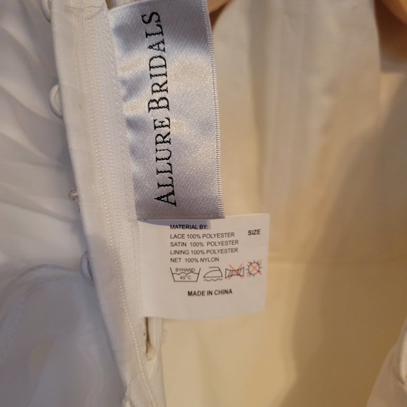 Wedding Dress/Halloween Costume - Picture 8 of 12